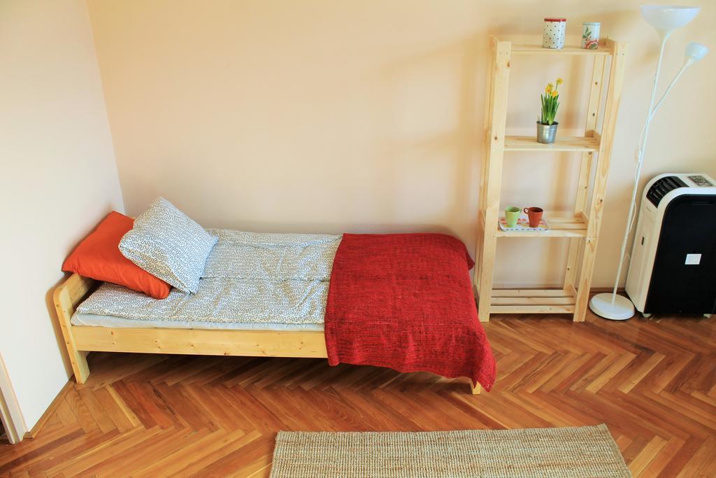Lidi Guesthouse Будапеща Екстериор снимка